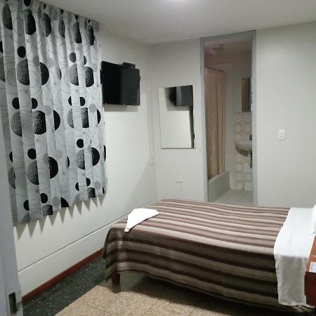 Hotel Plazza Чиклайо Екстериор снимка
