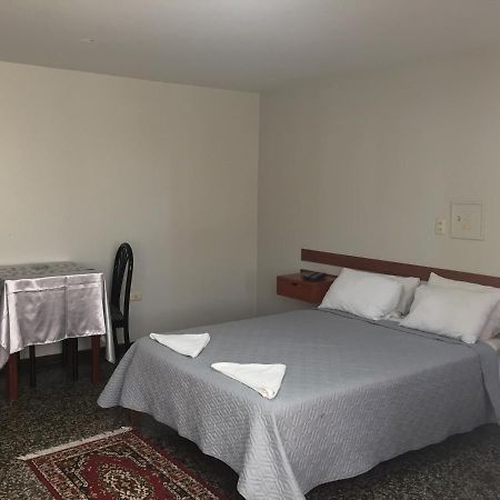 Hotel Plazza Чиклайо Екстериор снимка