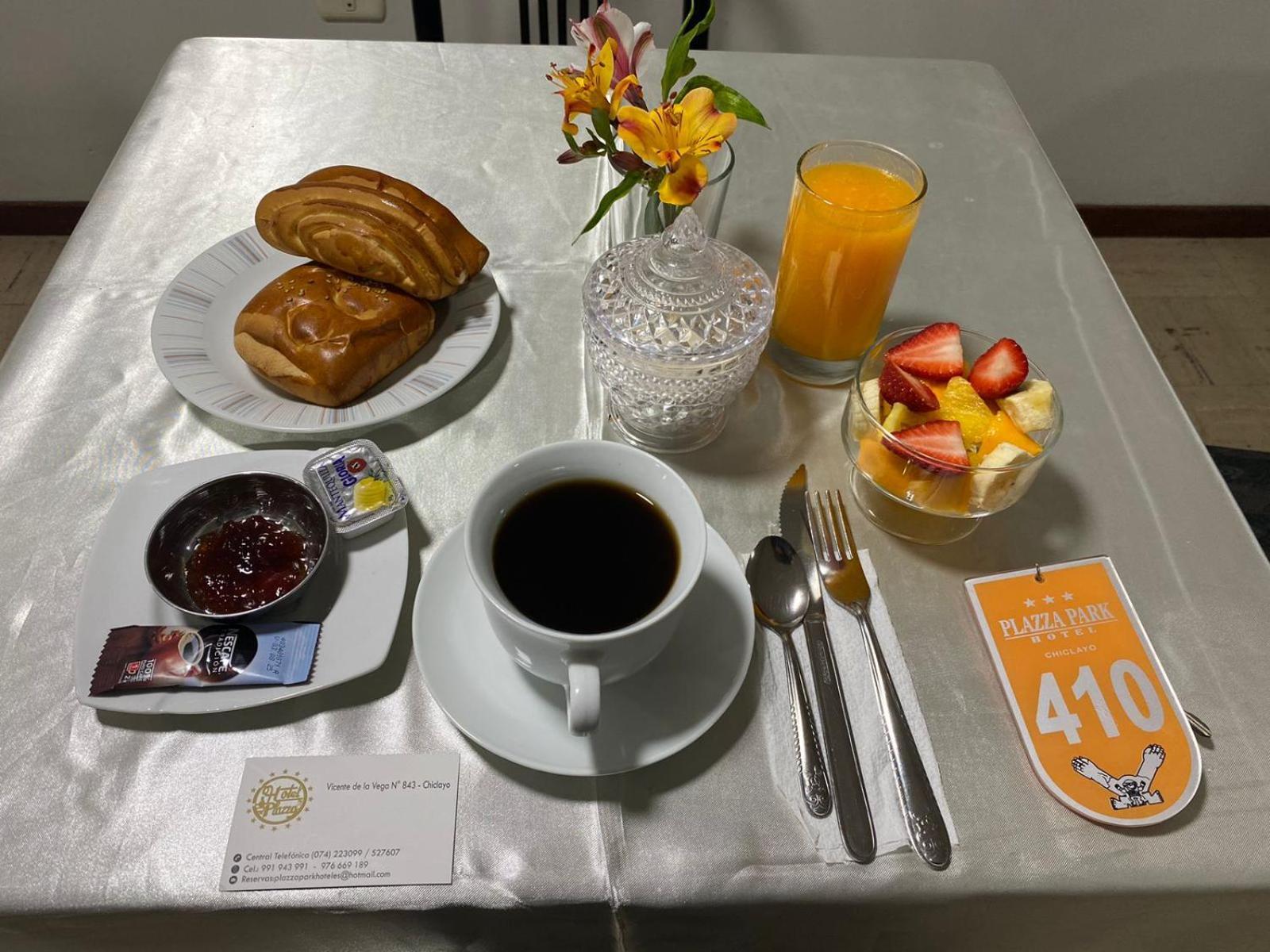 Hotel Plazza Чиклайо Стая снимка