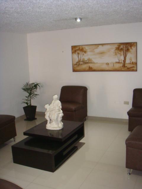 Hotel Plazza Чиклайо Екстериор снимка