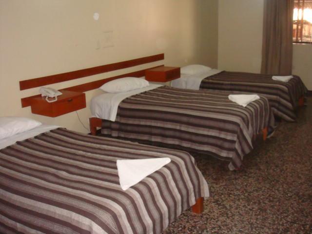 Hotel Plazza Чиклайо Екстериор снимка