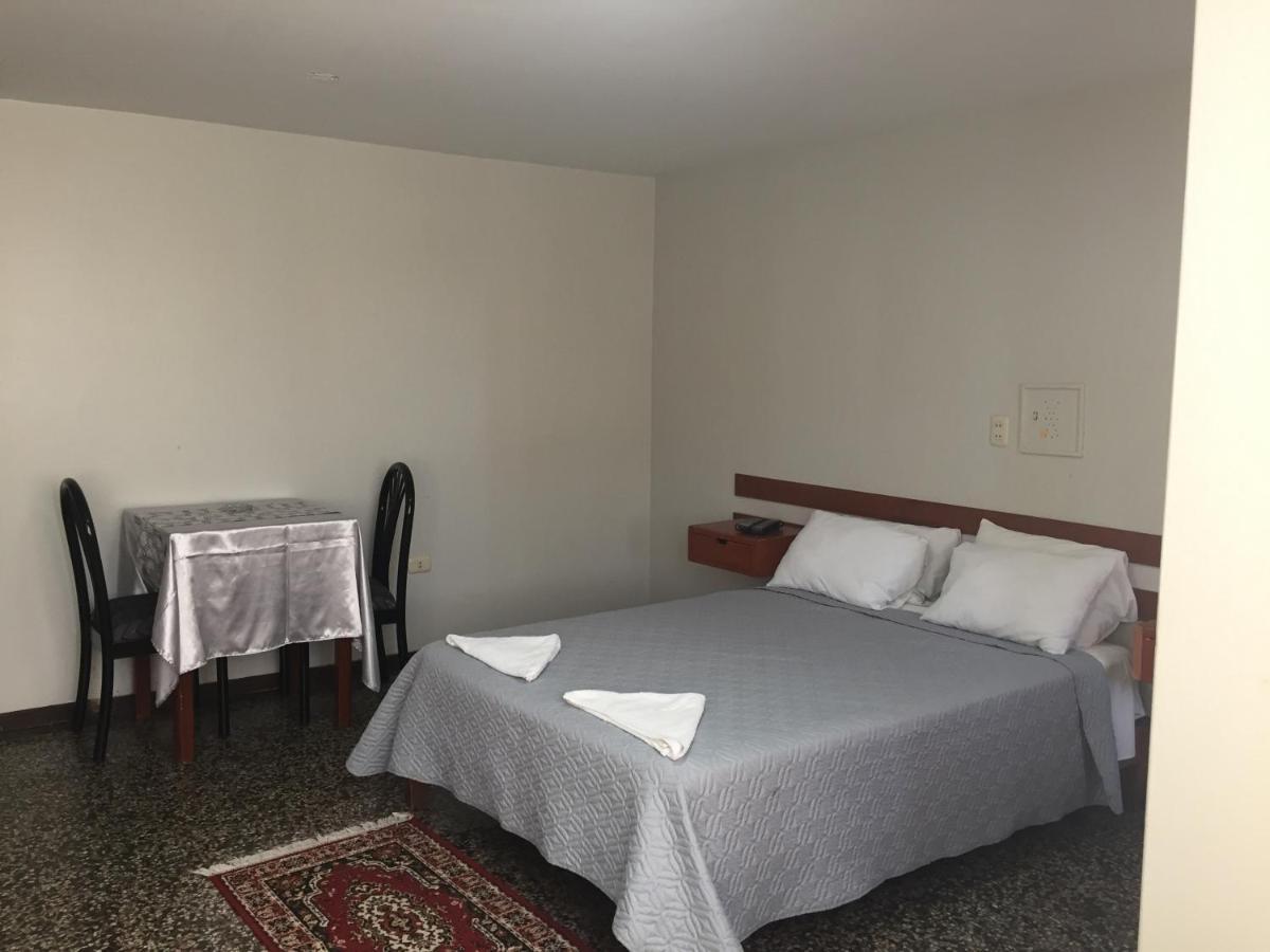Hotel Plazza Чиклайо Екстериор снимка
